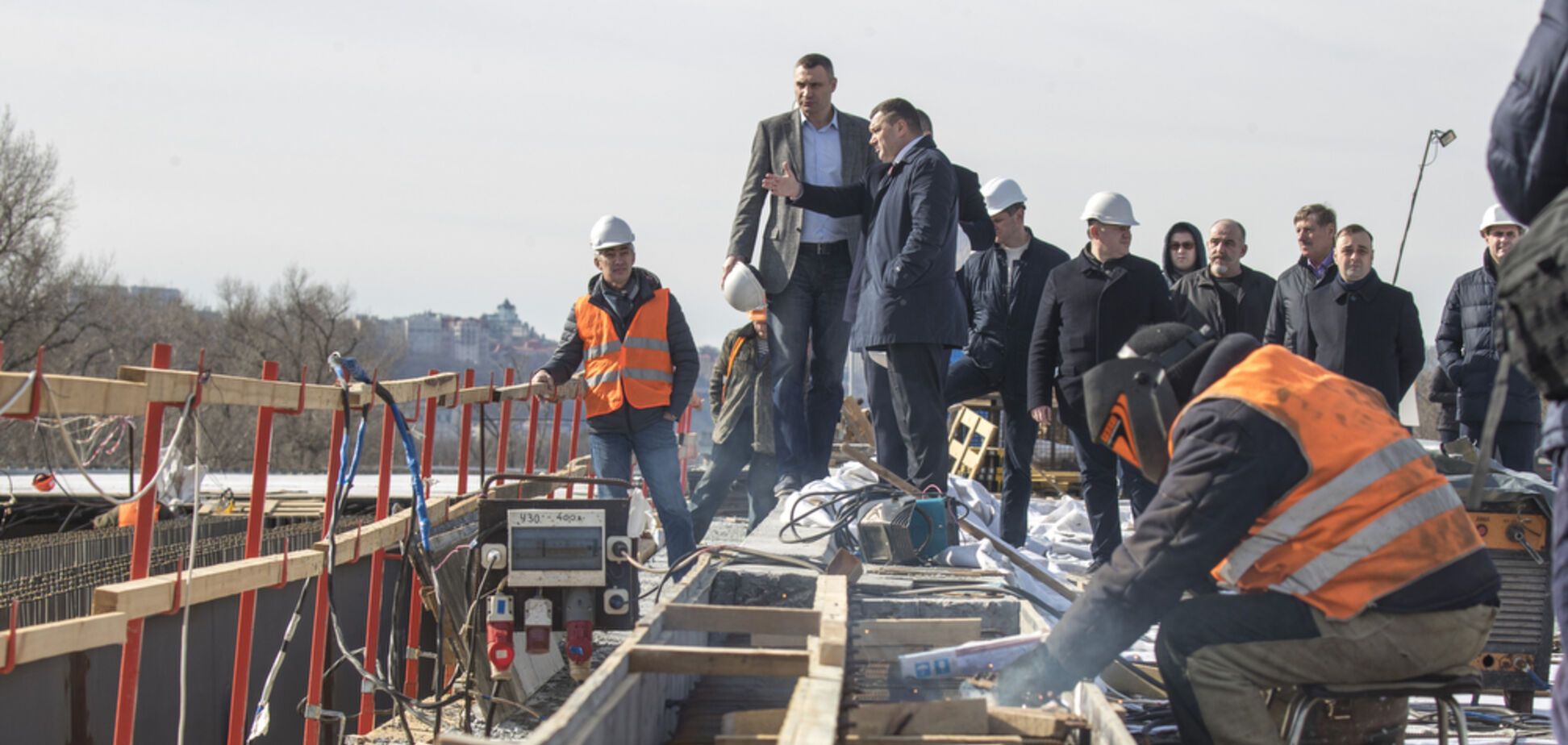 Стало известно, когда в Киеве заасфальтируют Подольско-Воскресенский мост