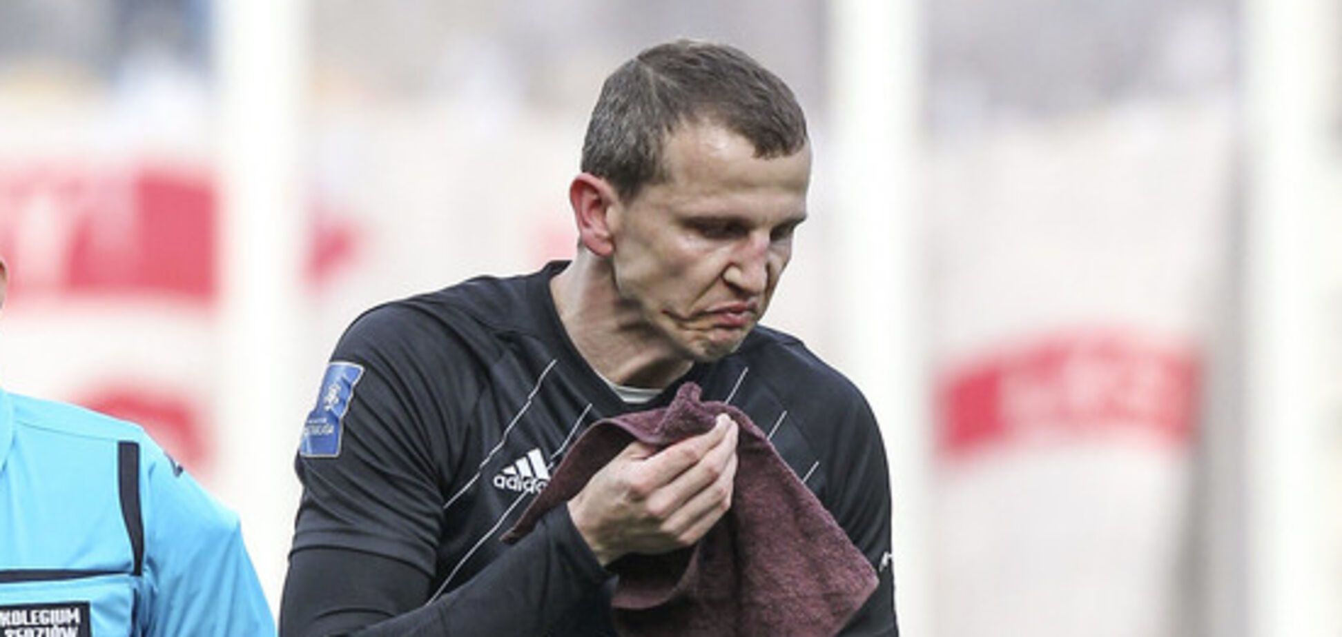 Курьез года: польский футболист бил по воротам и сломал себе нос