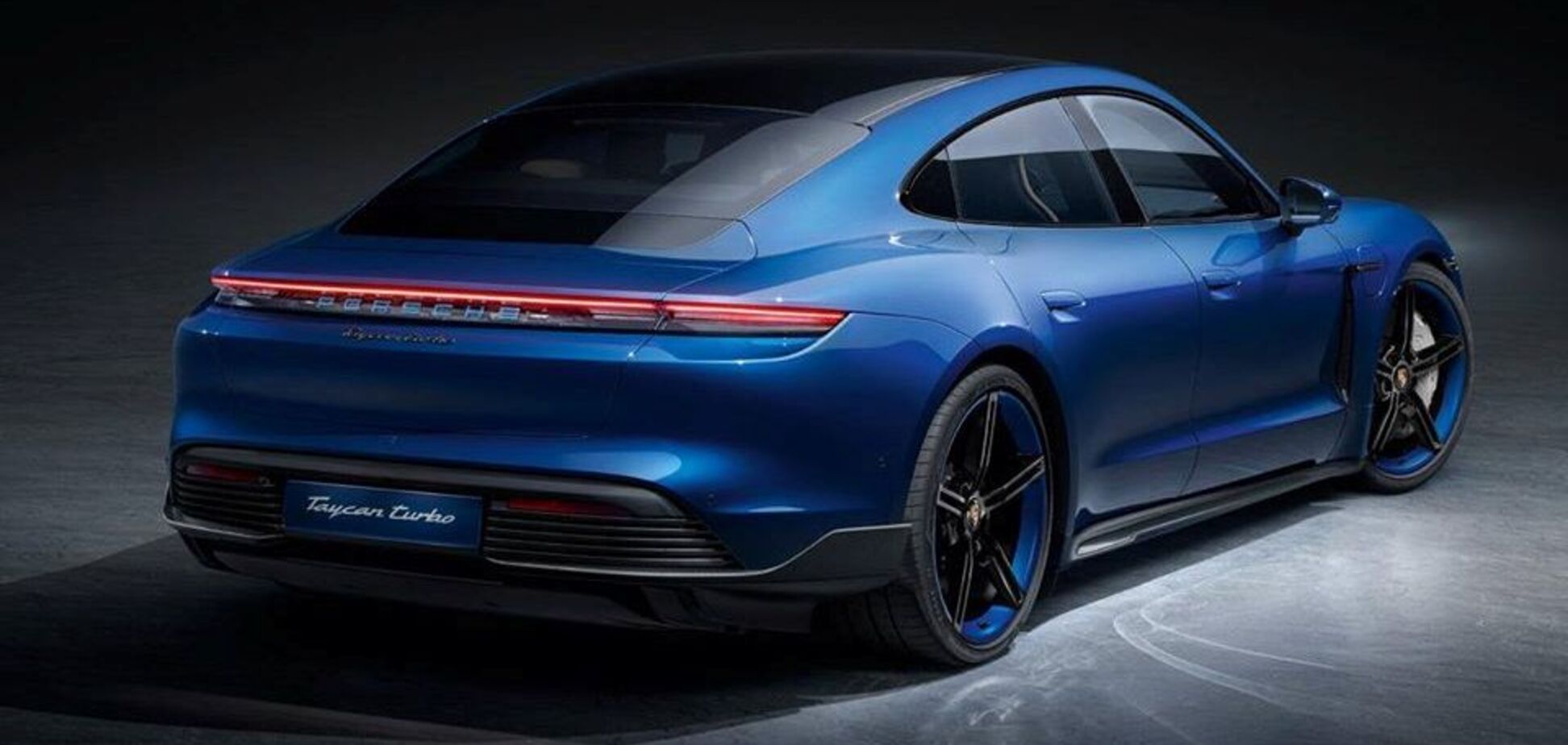 В Германии показали дизайнерскую версию Porsche Taycan с карбоновым обвесом