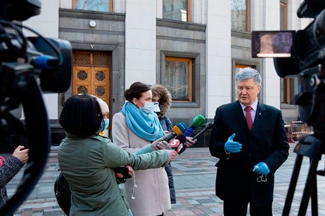 Кроме врачей и военных: Порошенко призвал Шмыгаля урезать высокие зарплаты