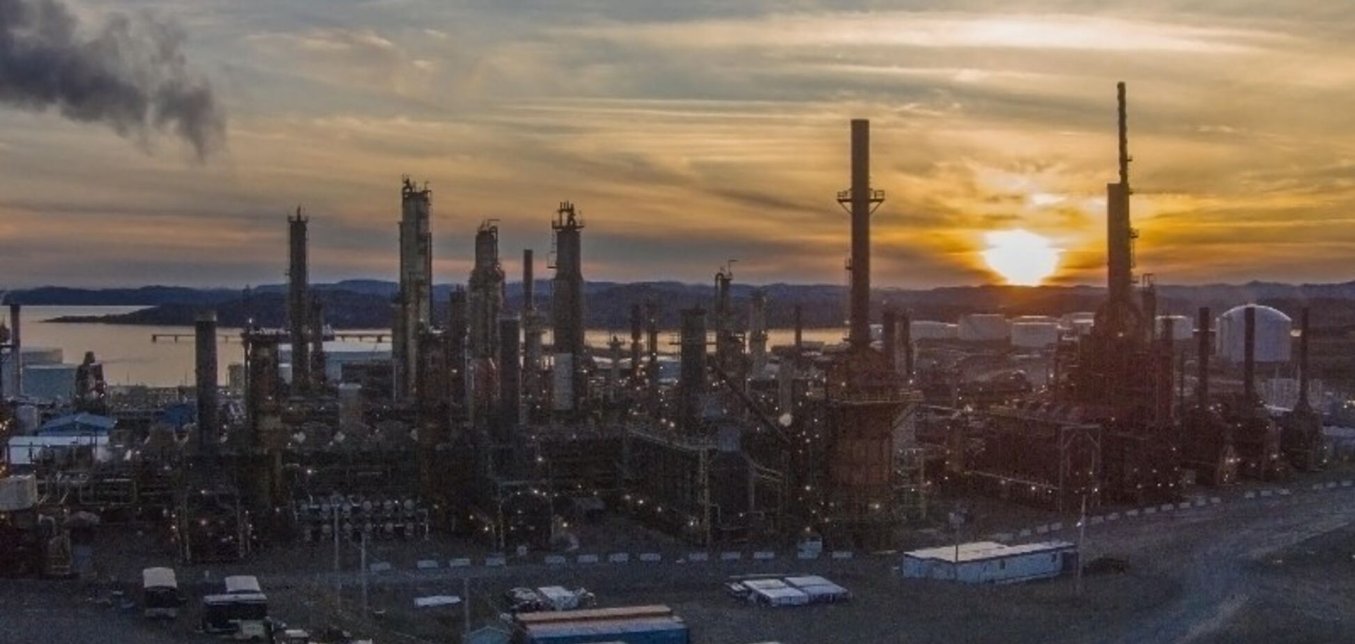 Кризис на нефтяном рынке: в США закрылся мощный нефтеперерабатывающий завод