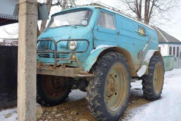 Старый советский фургон превратили в трактор: удивительные фото