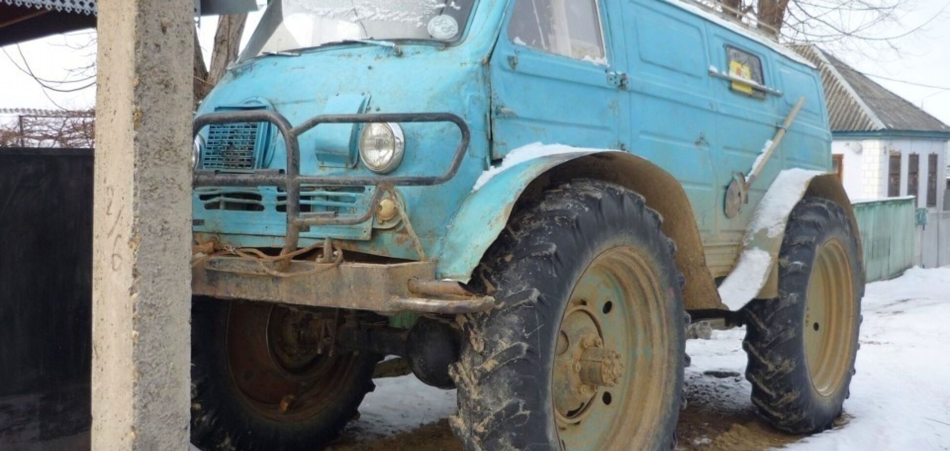 Старый советский фургон превратили в трактор: удивительные фото