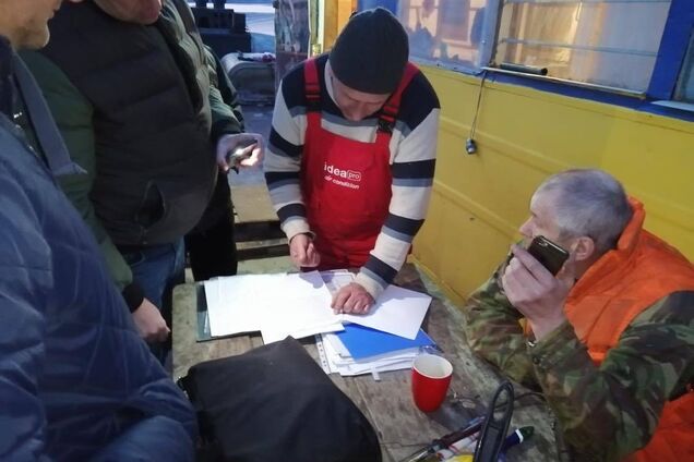 Активісти домоглися зупинки нелегального видобутку піску на Київщині
