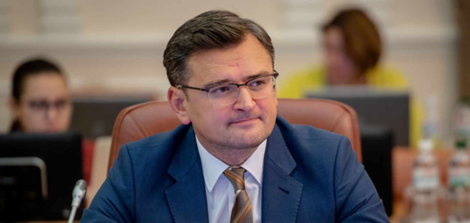 Украина не будет отправлять заробитчан за границу: Кулеба озвучил окончательную позицию