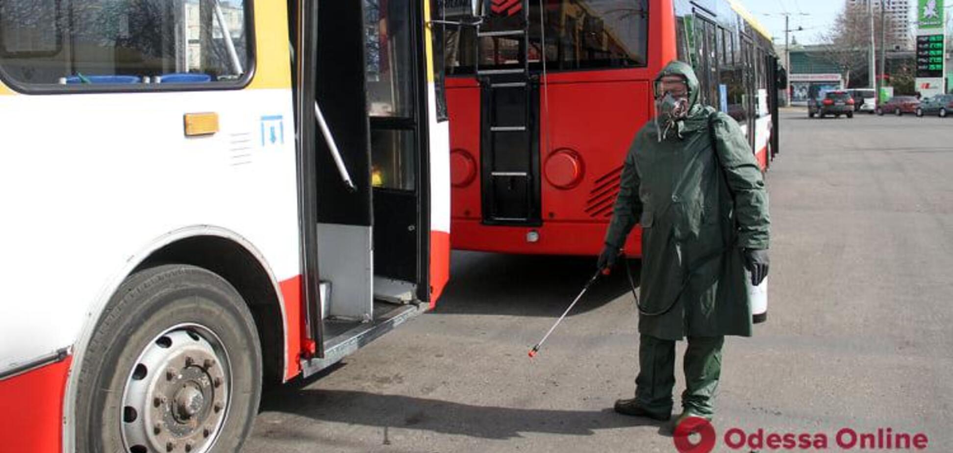 Коронавирус в Украине: в Одессе начали дезинфицировать электротранспорт