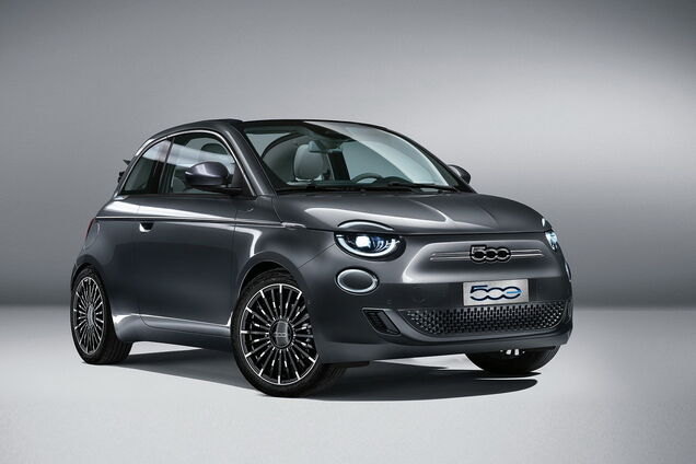 Дебютировал новый электрокар FIAT 500e. Живые фото и цены