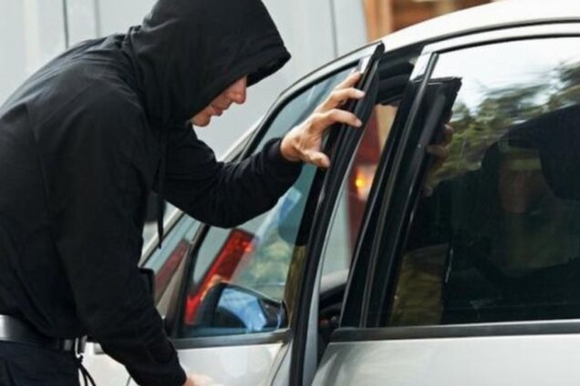 В Одессе дерзкие грабители выкрали из автомобиля 50 тысяч долларов