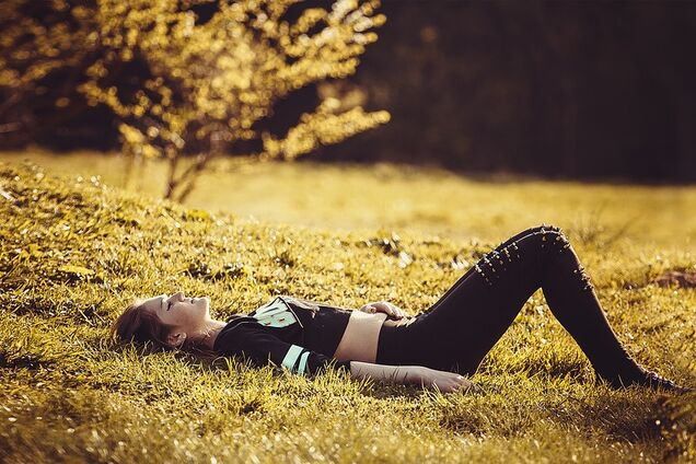 Не дарят цветы, бросают парни: как победить женские комплексы