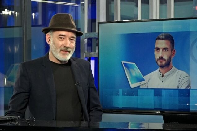 Як Зеленський тис руку Порошенку: автор скандального фото