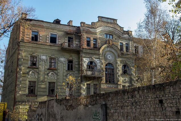 В сети всплыли фото заброшенного дома киевского миллионера ХІХ века