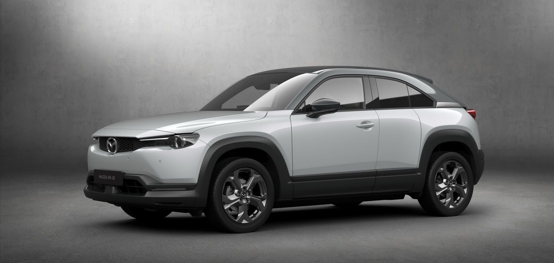 Mazda визначилася з ціною свого першого електромобіля