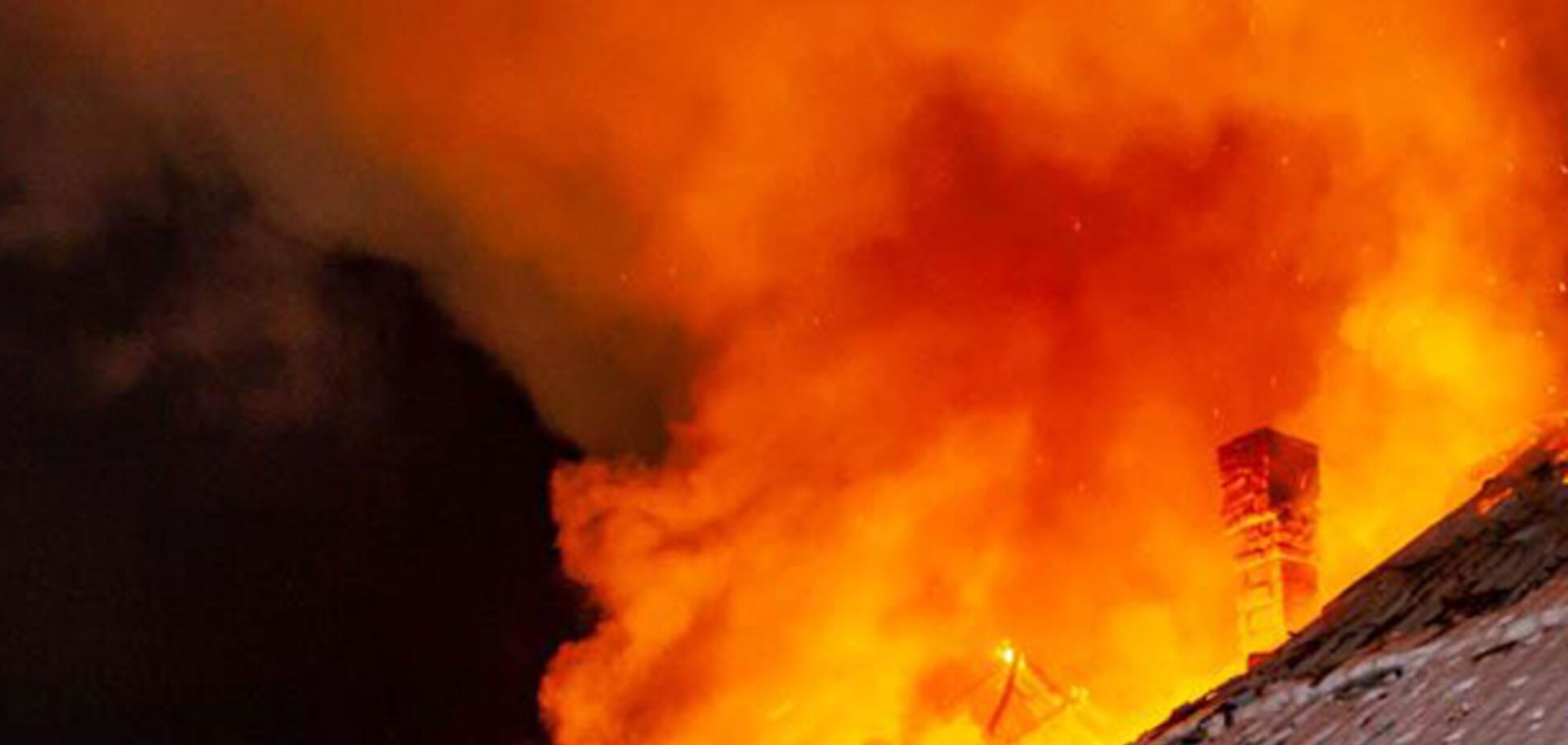 У Дніпрі під час пожежі в покинутому будинку рятувальники знайшли тіло чоловіка