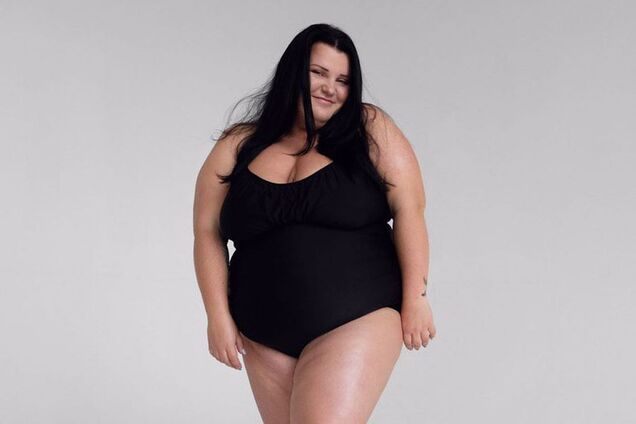 Alyona Alyona оголилася на відпочинку для фото з кокосами