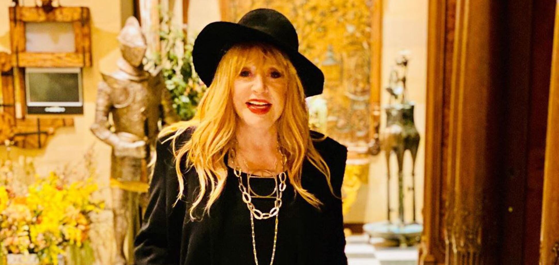 В сети подняли на смех 'пошлую' сумку Пугачевой. Фото