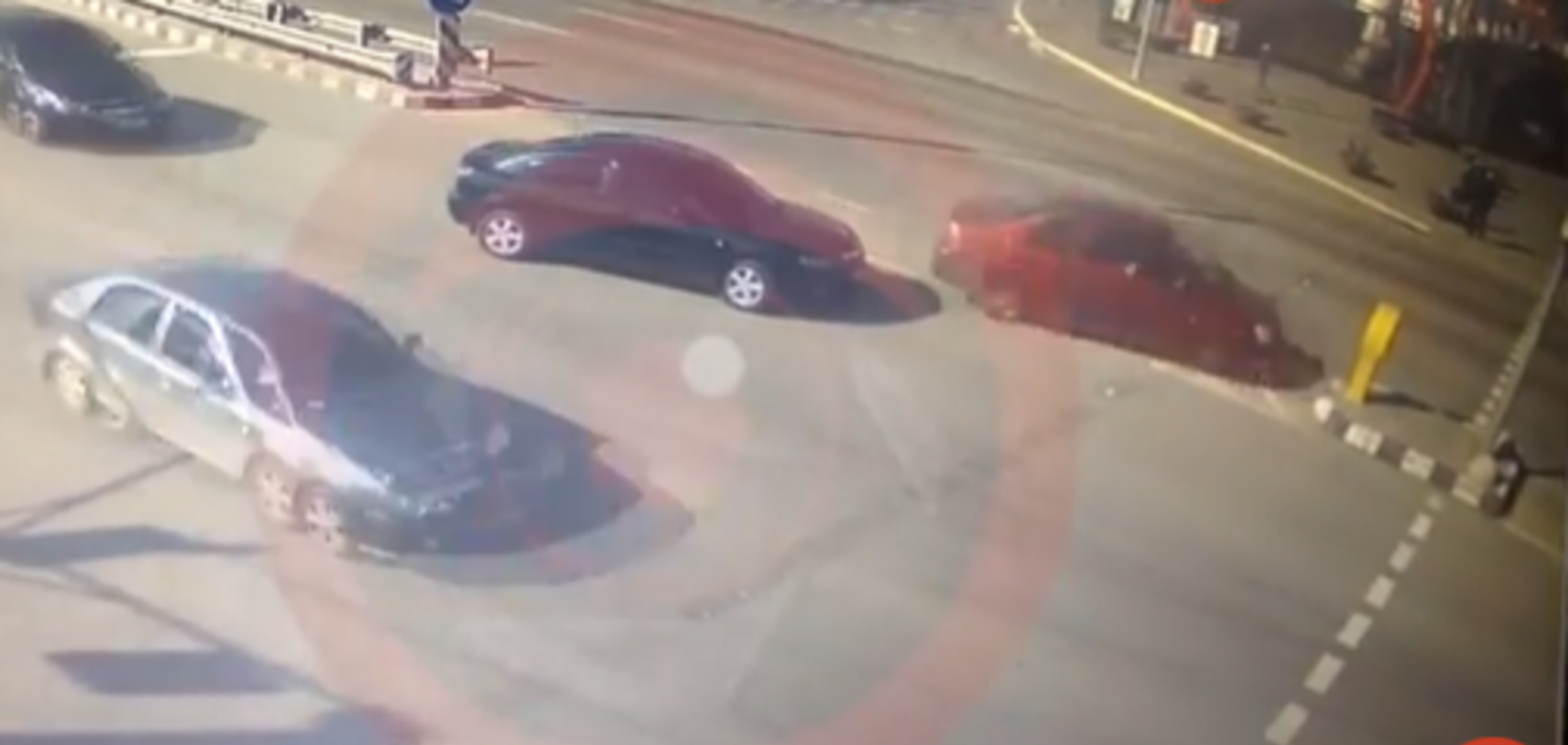 В Днепре водитель Suzuki чудом спасся от смертельного столкновения: видео момента