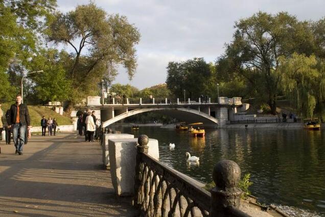 У Дніпрі заборонили гуляти в парках і робити ремонт на час карантину