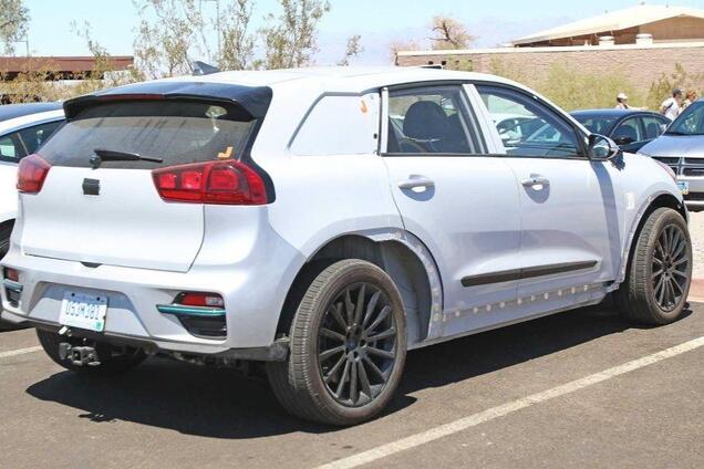 Hyundai выкатила на дороги грозу Tesla Model X. Фото