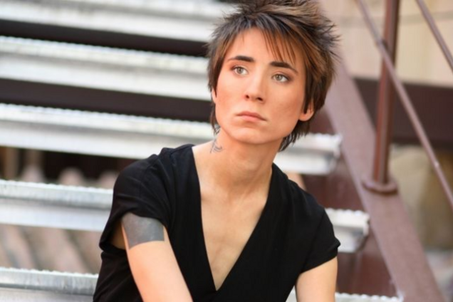 'Исповедь падшей личности': Земфиру разгромили в сети за песню про Крым