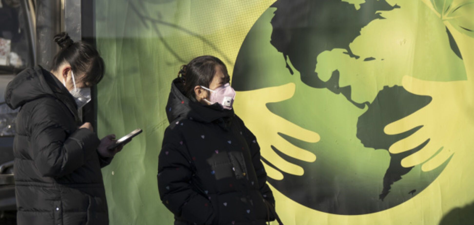 COVID-19 'невыгодно' быстро убивать людей: инфекционист раскрыл неожиданный нюанс