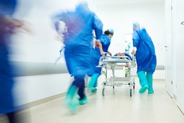 В Днепре врачи чудом спасали тяжелую пациентку с коронавирусом