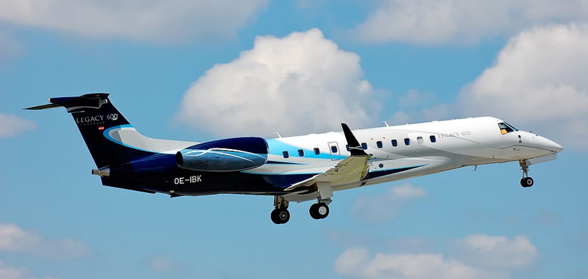 Самолет, который арендовала группа