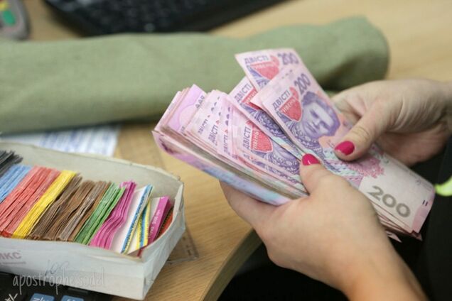 Карантин в Україні: Кабмін планує компенсувати зарплати тимчасово безробітним