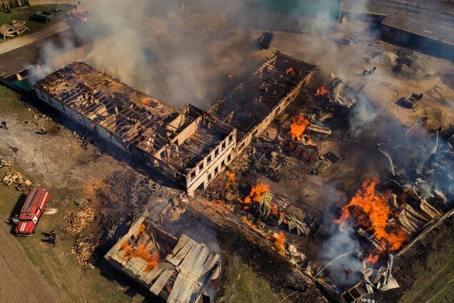 На Ривненщине поджигатели сухостоя уничтожили половину монастыря. Жуткие фото