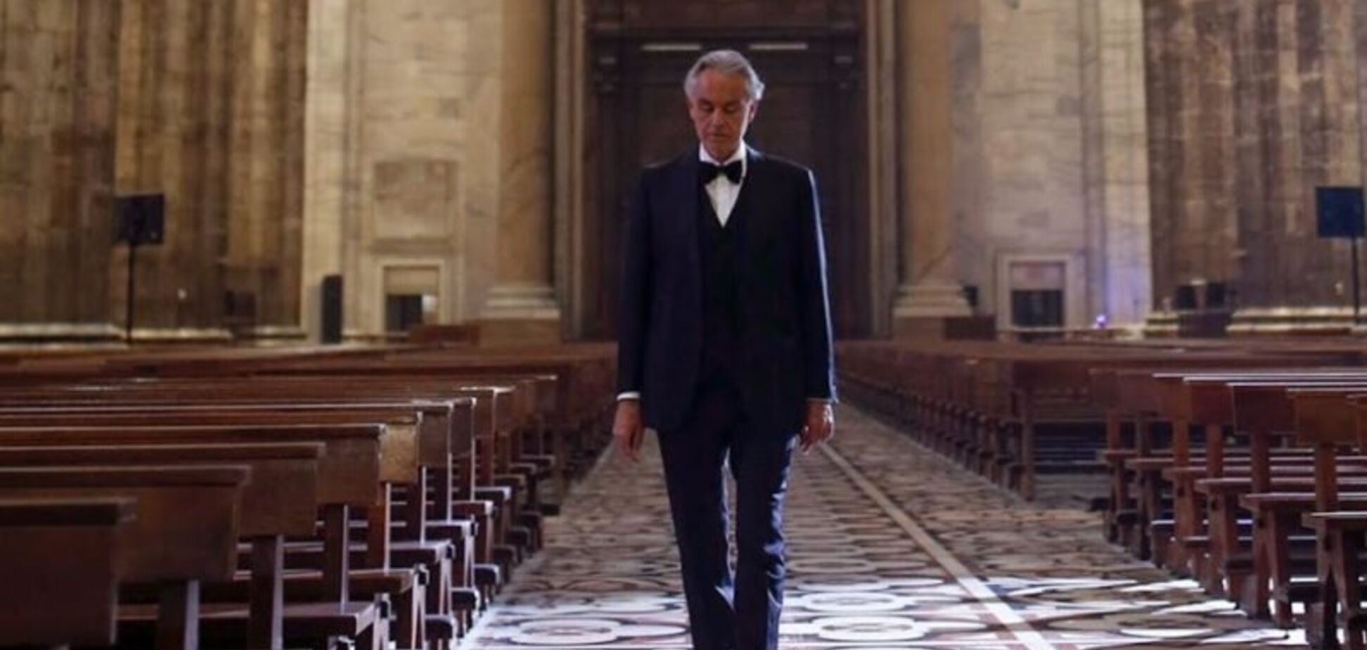 Андреа Бочелли выступил в пустом Миланском соборе. Полное видео