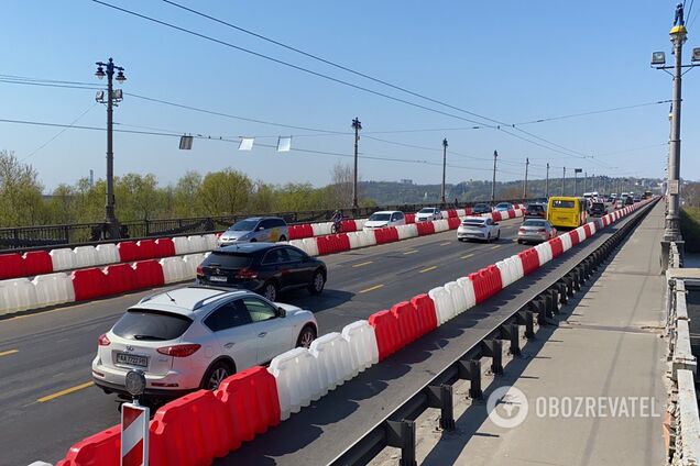 В Киеве изменили схему движения на мосту Патона. Эксклюзивные фото и видео