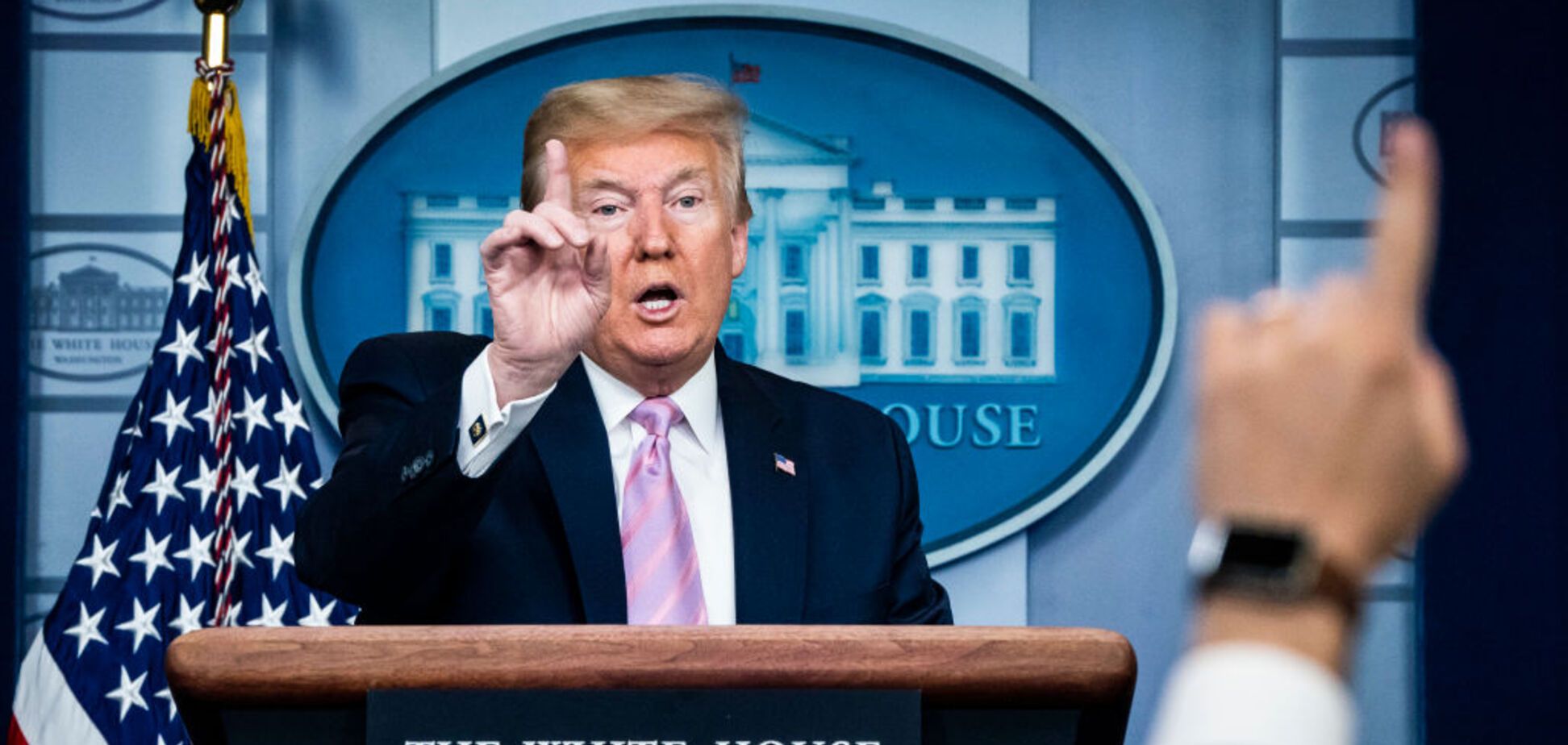 ОПЕК+ стремится сократить добычу нефти на 20 млн баррелей – Трамп