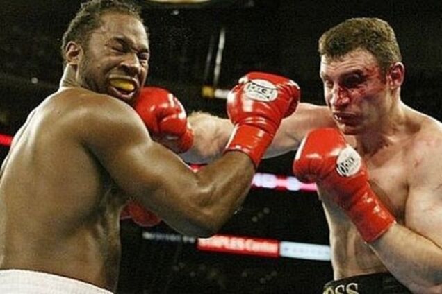 Віталій Кличко проти Леннокса Льюїса