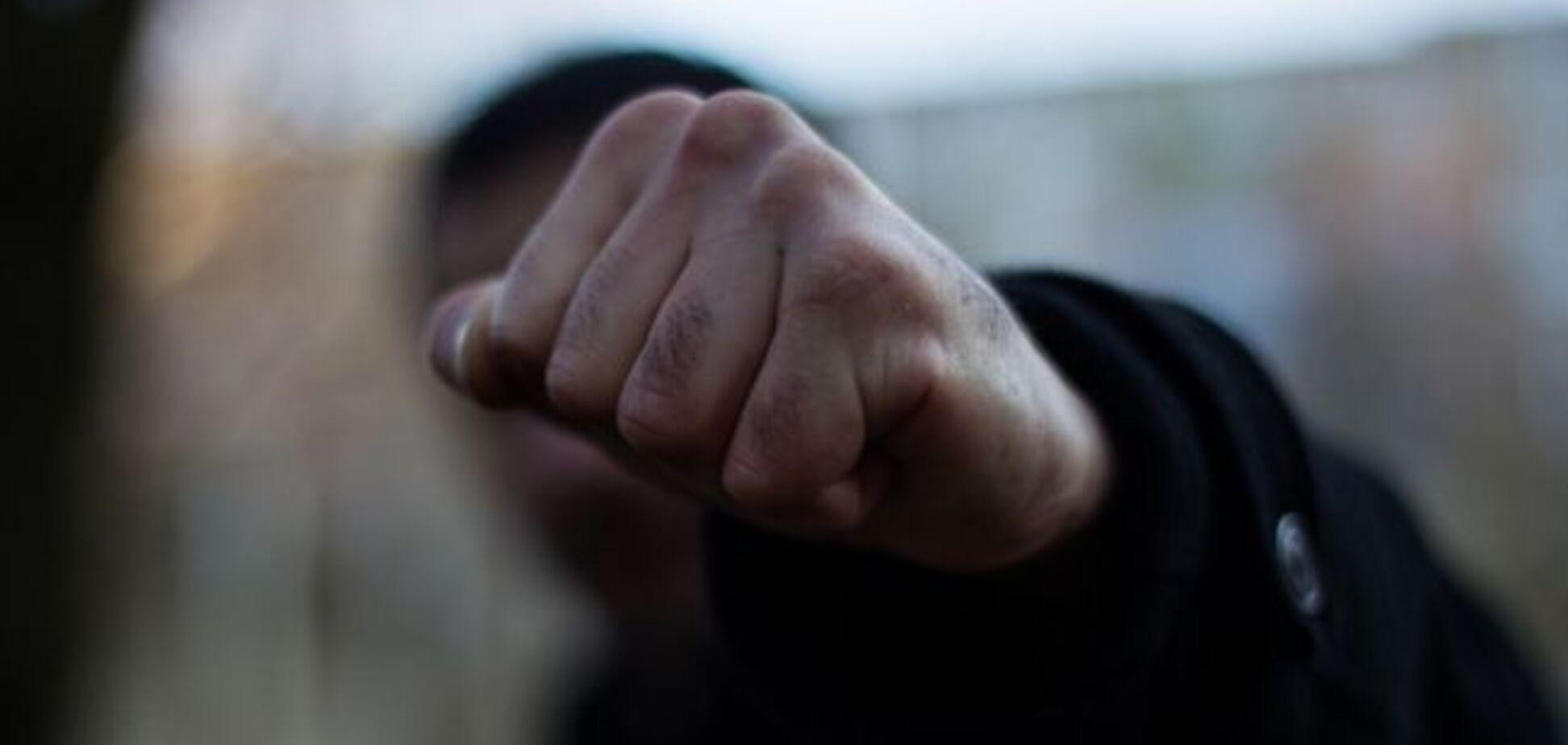 Под Одессой молодежь избила полицейского за замечание из-за масок