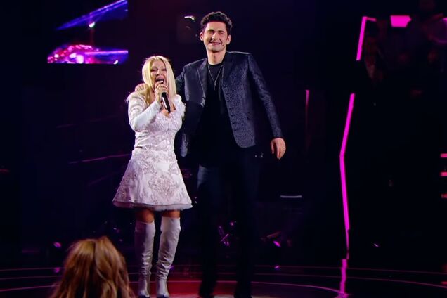 Мама Дана Балана спела 'свадебную' песню для Кароль на 'Голосі країни'