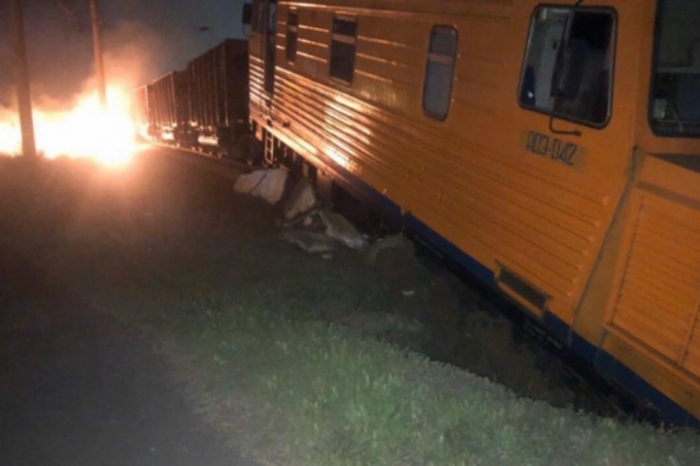 В Одесі поїзд зійшов з рейок і загорівся: відео жорсткої аварії