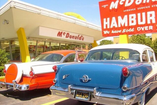 Перший 'МакДональдс' відкрився рівно 65 років тому: як він виглядав. Фото