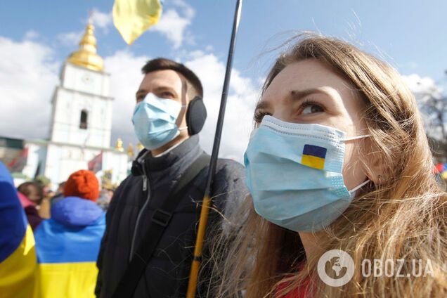 Счастливые общаются час в день: социолог рассказал, как карантин отразился на украинцах