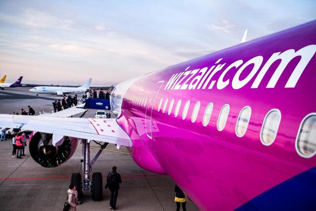 Криза вдарила по Wizz Air: авіакомпанія змушена скоротити 19% персоналу