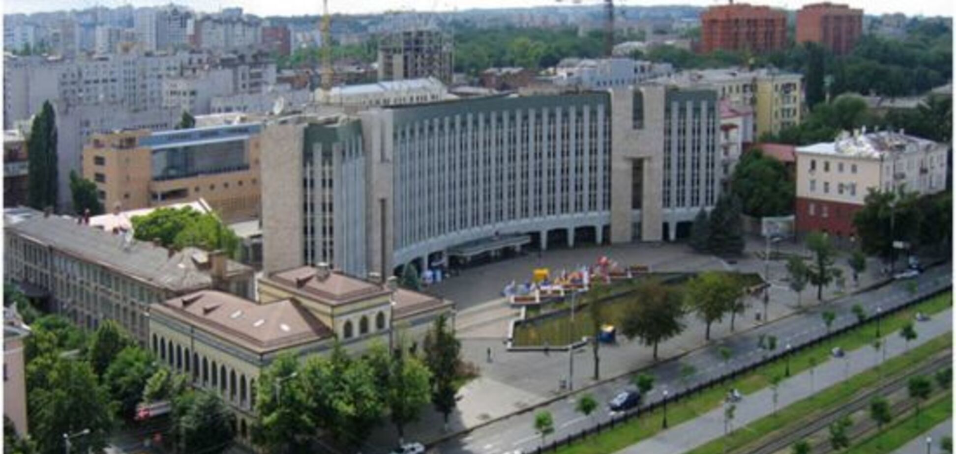 У Дніпрі хочуть фінансово підтримати малозабезпечених, медиків і поліцейських