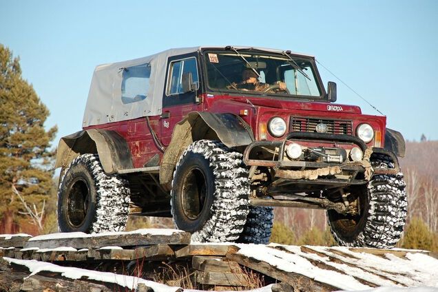 Украинский ЛуАЗ превратили в непобедимый вездеход