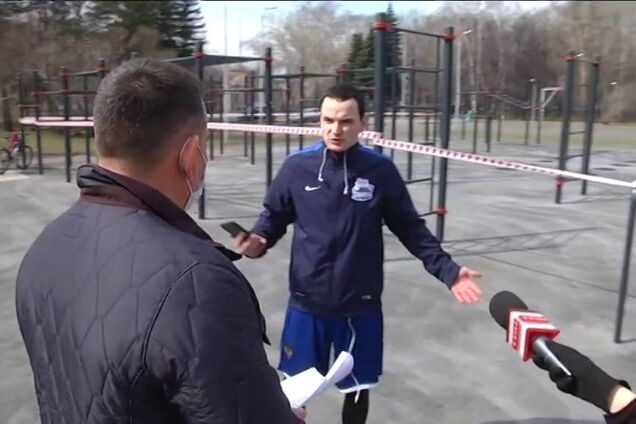 Російський хокеїст Микола Старченко обматюкав мера Новокузнецька Сергія Кузнєцова - відео