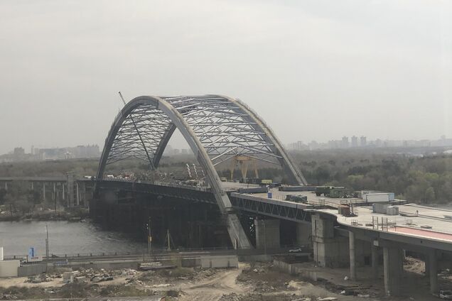 На Подільсько-Воскресенському мосту у Києві обвалилося будівельне риштування