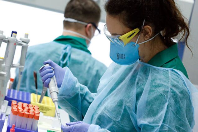 Коронавірус знову розгорівся в Україні та світі: статистика на 17 квітня. Постійно оновлюється