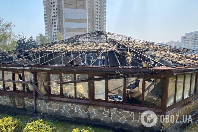 У Києві спалахнула масштабна пожежа в ресторані. Фото й відео з місця