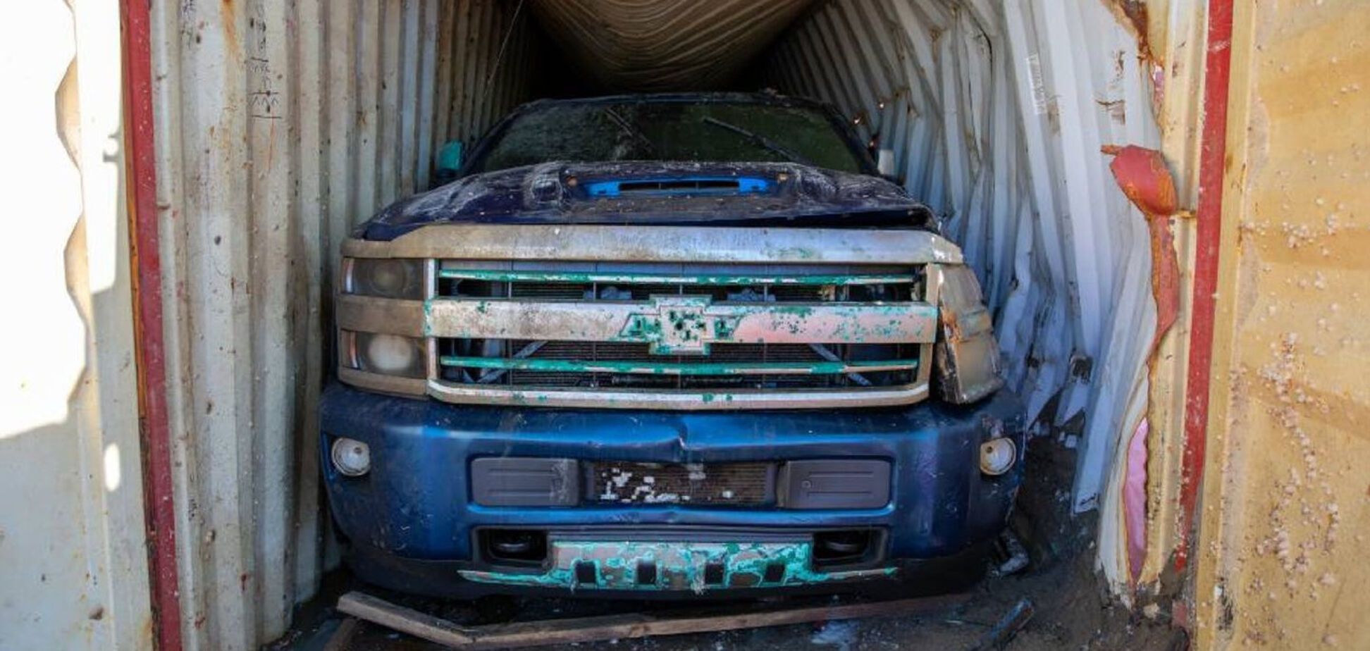 Новые автомобили потеряли в океане: спустя 2 года их нашли