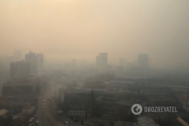 Синоптик назвал причину мощной пылевой бури, накрывшей Киев