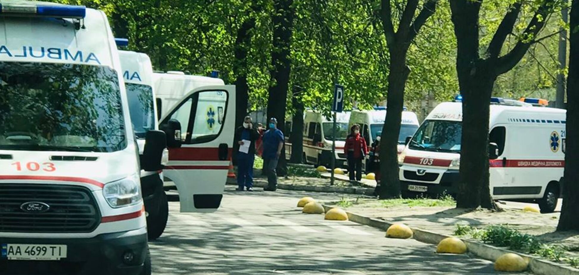 Скорые неслись по шоссе: в Киев прибыл борт с ранеными героями Донбасса
