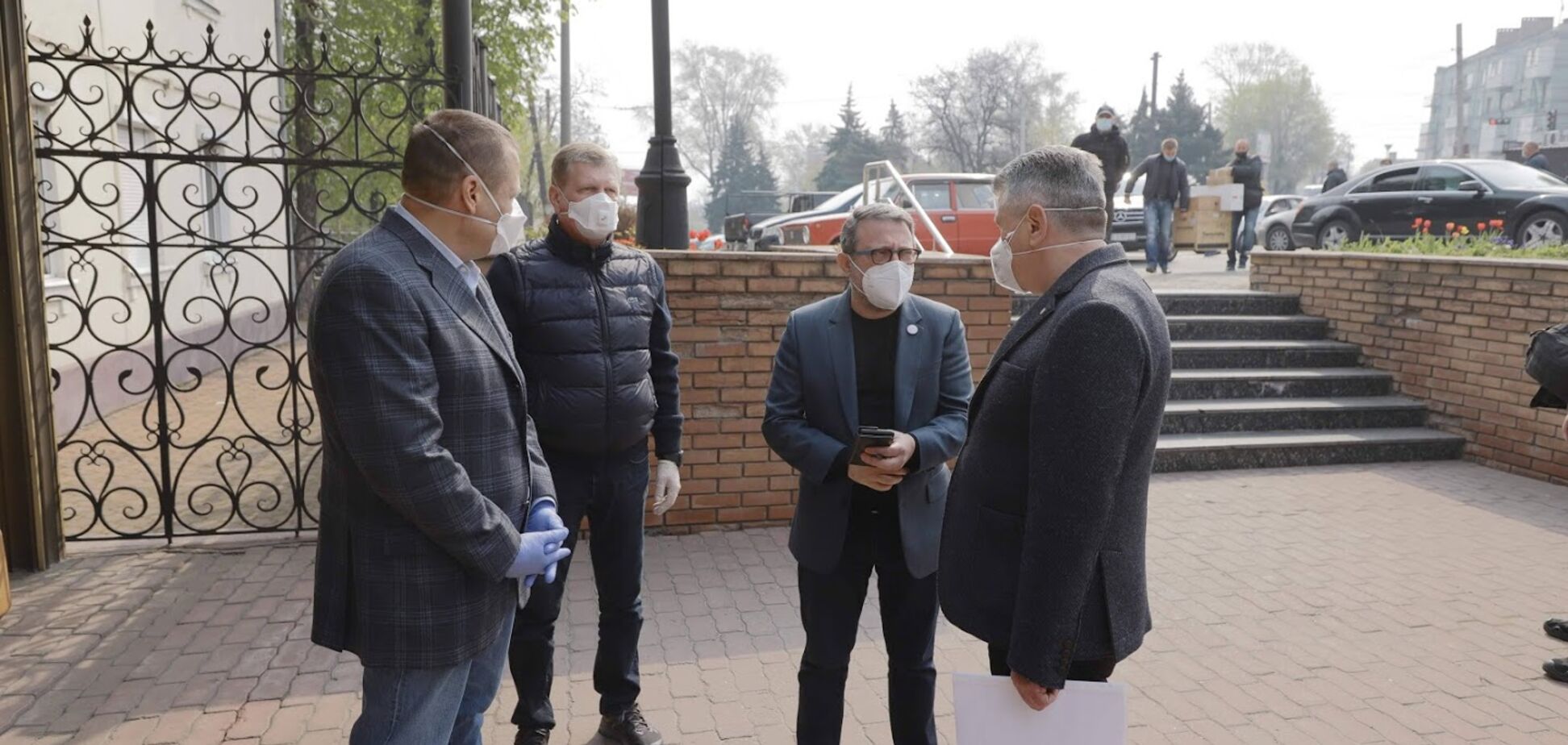 Філатов і Корбан передали обллабцентру нову лабораторію ПЛР-тестів на COVID-19