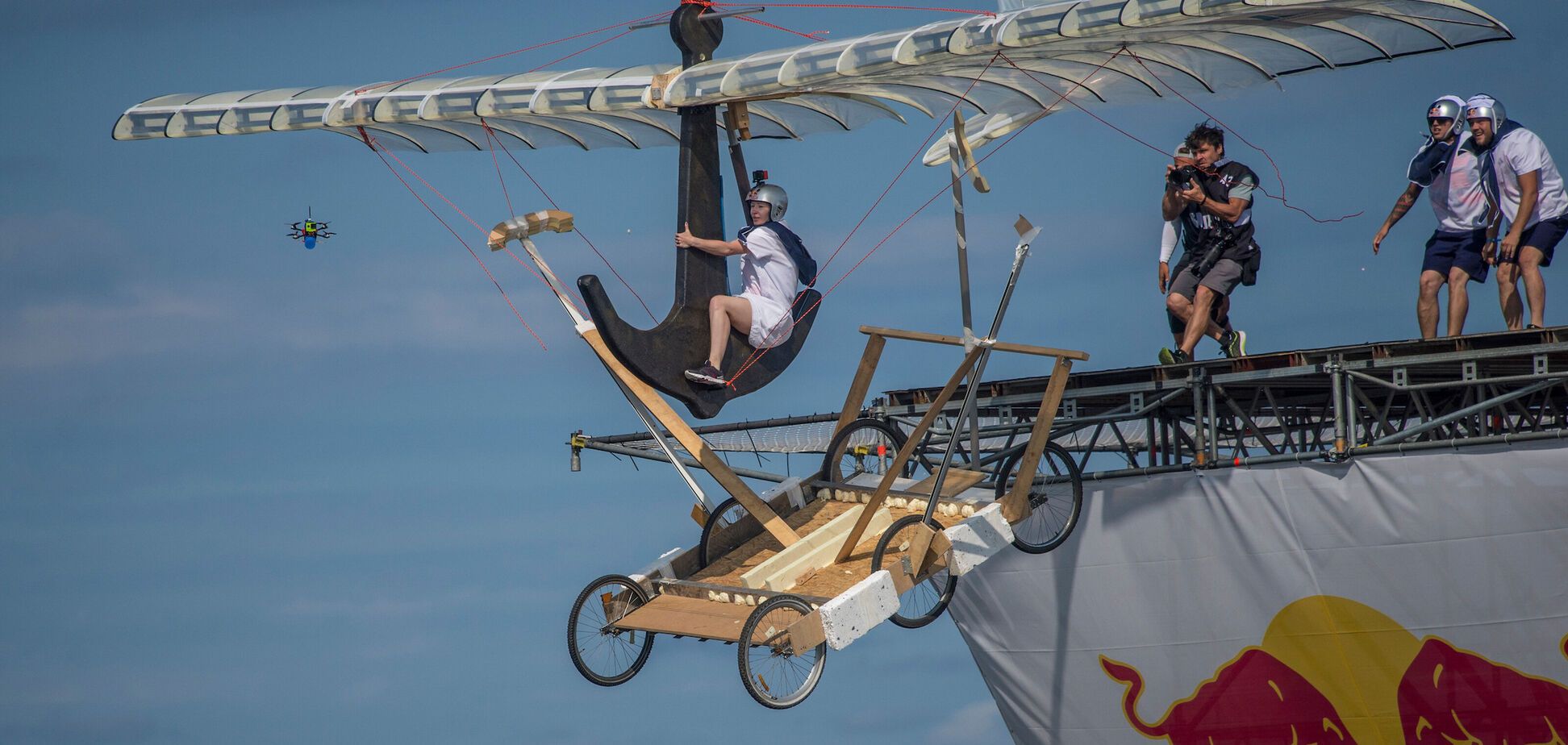 5 невероятных фактов из истории Red Bull Flugtag
