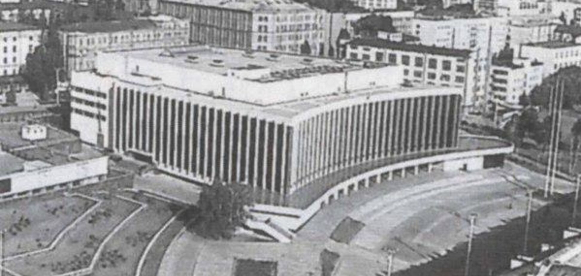 Вызвал скандал в СССР: Забужко напомнила трагическую историю Дворца 'Украина'